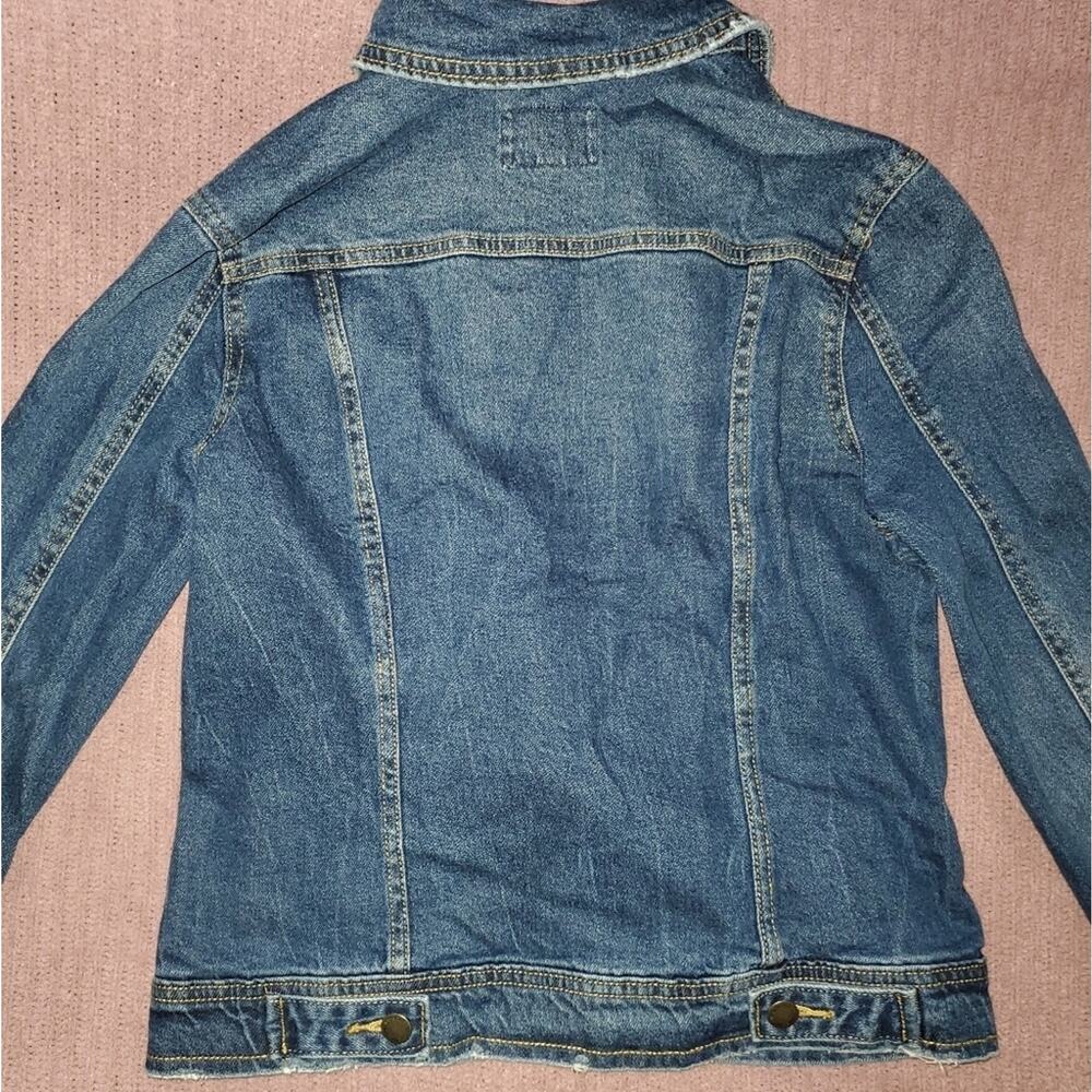 Universal Thread medium-wash Denim Jacket - Picture 6 of 6